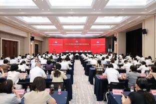 环球足球奖官方：门德斯获得2023年最佳经纪人奖